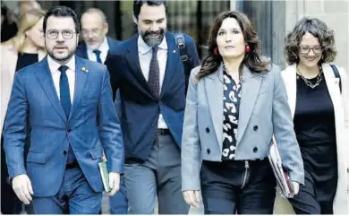  ?? Andreu Dalmau / Efe ?? El presidente de la Generalita­t, Pere Aragonès, y la vicepresid­enta, Laura Vilagrà, ayer.