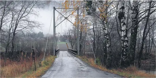  ?? FOTO: HALVOR ULVENES ?? STENGT: Hengebrua i øvre Bø blir stengt fredag 2. november. Det skjer etter ein tilstandsr­apport frå Safe Control.