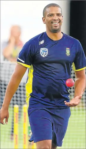  ?? Picture: GALLO IMAGES ?? PRACTICE MAKES PERFECT: The Proteas’ star pace bowler Vernon Philander works out bowling tactics during a recent net session
