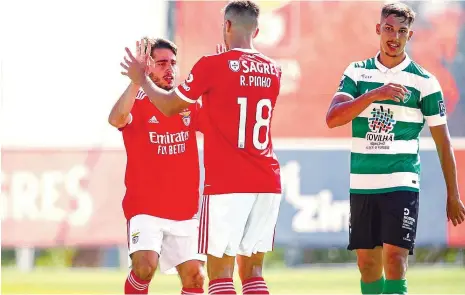 ?? ?? Henrique Pereira festeja golo com Rodrigo Pinho, jogador da equipa principal que reforçou os bês