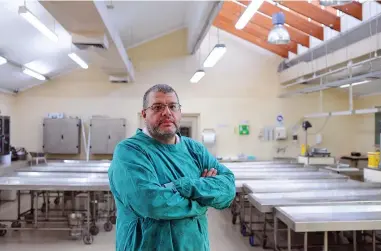  ?? PICTURE: HENK KRUGER / ANA ?? DEALING WITH THE DEAD: Professor Johan Dempers, head of forensic medicine and pathology at Tygerberg mortuary, during an interview with the Cape Argus.