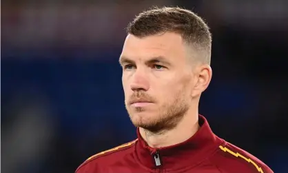 ?? Photograph: Alberto Lingria/Reuters ?? Captain Edin Dzeko and his teammates will forego their wages from March to June.