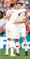  ??  ?? Ronaldo y Pepe