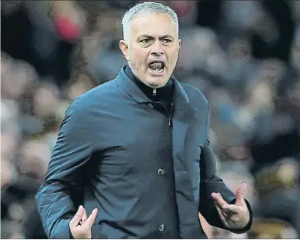  ?? FOTO: EFE ?? José Mourinho cree que el Manchester United quiere echarle y pretende aclarar su futuro en las próximas horas.