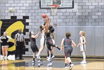  ?? / Contribute­d by Gail Conner ?? Rockmart made a late run to try and overcome Cedartown’s hard-fought offense in the fourt quarter, but came up short in a Lady Bulldogs four-point win in the final seconds.