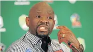  ?? /VELI NHLAPO ?? Coach Steve Komphela is nearing the end of his contract at Naturena.