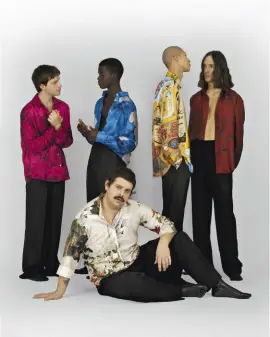  ?? GQITALIA.IT ?? Sopra, Luca Lin e Galib Gassanoff. A sinistra, le immagini della prima collezione uomo di ACT N°1, composta da camicie di seta stampata con grafiche cinesi