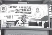  ?? JULIANA EVAWATI FOR JAWA POS ?? VIRTUAL: Anggota DPRD Surabaya Juliana Evawati reses lewat daring Juni lalu. Pekan depan reses juga disarankan daring saja.