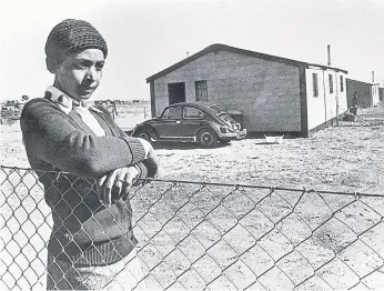  ?? Picture: Gallo Images ?? LONELINESS. Winnie Madikizela-Mandela during her exile in Brandfort.