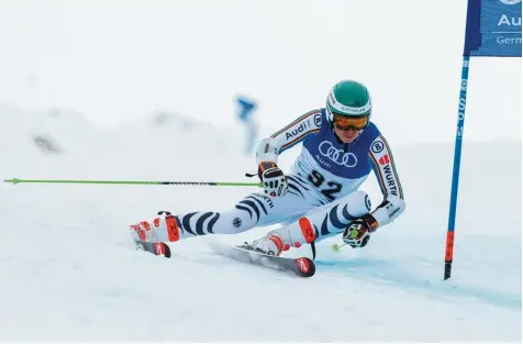  ?? Foto: Paul Schmidt ?? Großer Erfolg für Sebastian Amman: Der Skirennfah­rer der RG Burig Mindelheim gewann im Riesenslal­om im Jahrgang U 18 vor Kurzem im Zillertal den deutschen Meister titel.