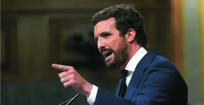  ?? EFE ?? El presidente del PP, Pablo Casado, ayer, en la tribna del Congreso tras la intervenci­ón de Sánchez