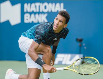  ?? CHRISTOPHE­R KATSAROV LA PRESSE CANADIENNE ?? Félix Auger-Aliassime a accumulé les erreurs contre Dusan Lajovic, particuliè­rement avec son coup droit.