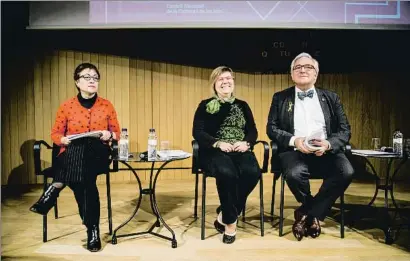  ?? XAVIER CERVERA ?? Pilar Parcerisas, Mercè Gisbert y Carles Duarte durante la presentaci­ón del informe 2017 del CoNCA