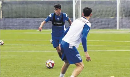  ?? AD MÉRIDA ?? Jugadores del Mérida en el entrenamie­nto de ayer, el último de la semana.