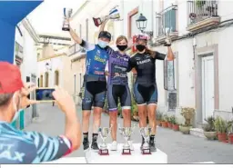  ??  ?? Podium femenino con Sekulova, Leyva y Clemente.