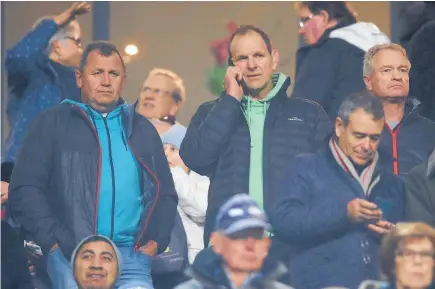  ?? Photo / Getty Images ?? All Blacks head coach Ian Foster (left) with assistant coach John Plumtree (centre) and selector Grant Fox (right).