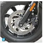  ??  ?? 2. 298mm single front rotor offers adequate braking but could use a dual setup