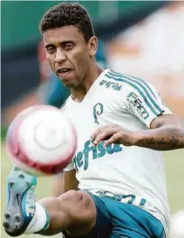  ?? Cesar Greco - 20.fev.18/ag. Palmeiras/divulgação ?? Marcos Rocha errou individual­mente nos últimos dois jogos; Roger tenta corrigir seu posicionam­ento