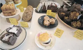  ?? PIERRE OBENDRAUF ?? The takeout counter at Le Butterblum­e tempts customers leaving the premises with a variety of cakes, cookies, scones and the like.