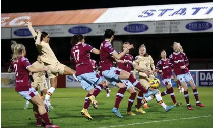  ?? ?? Sam Kerr opens the scoring for Chelsea against West Ham. Photograph: Clive Rose/Getty Images