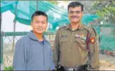  ?? DHEERAJ DHAWAN/ HT PHOTO ?? Paratroope­r Manchu (left) with Col [Dr] Sanjay Kumar Mishra at ▪Command Hospital Campus in Lucknow.