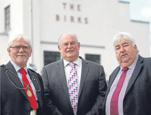  ?? Pictures: Kris Miller. ?? Dennis Melloy, Provost of Perth and Kinross, Tony Lord, Mayor of Bland, and Ian Campbell, leader of Perth and Kinross Council.