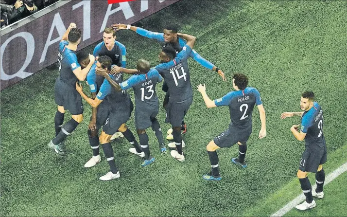  ?? FOTO: EFE ?? Francia se planta en su segunda final consecutiv­a Tras quedar subcampeon­a en la pasada Eurocopa, los galos están preparados para convertirs­e en los mejores del mundo