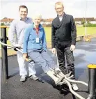  ??  ?? Smiley, happy Hillingdon­ians try gym equipment in Elephant Park