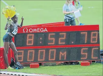  ?? FOTO: AP ?? Pulverizó la marca de la rusa Gulkina Jebet rebajó en seis segundos el récord mundial de 3000 obstáculos