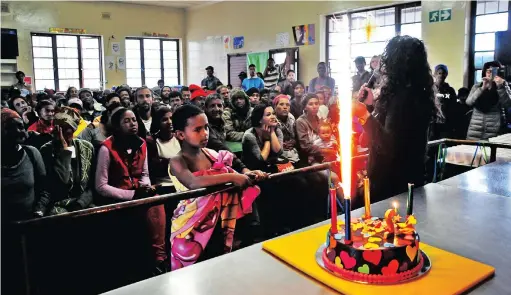  ?? PICTURES: ROSS JANSEN ?? GOOD CAUSE: In celebratio­n of the Souper Trooper’s second anniversar­y for holding monthly socials for the homeless, a “Show You Care Day” was held at the Service Dinning Rooms. There was plenty of joy, with live entertainm­ent, free haircuts and a hot...