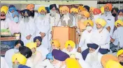  ?? GURPREET SINGH /HT ?? ■
Sukhdev Singh Dhindsa addressing a gathering of supporters and rebel SAD leaders in Ludhiana on Tuesday.