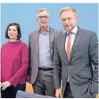  ?? FOTO: DPA ?? Sicherheit­s-Bündnis: Göring-Eckardt, Bartsch und Lindner (v. l.).