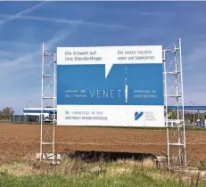  ??  ?? Im Gewerbegeb­iet „Venete“am Ortsrand von Kaldenkirc­hen plant der Kreis Viersen mit seinem Abfallbetr­ieb eine Müllumlade­station.