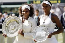  ?? FOTO: LEHTIKUVA/AFP/GLYN KIRK ?? LäNGE SEDAN SENAST. Senast systrarna Williams möttes i en grand slamfinal tog Serena hem segern. Årets var 2009 och turneringe­n Wimbledon.