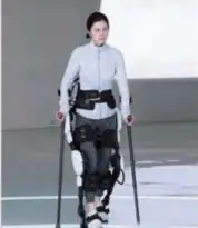  ?? ?? Exoskeleto­n and rehabilita­tion robot developed by Fourier Intelligen­ce. — Ti Gong