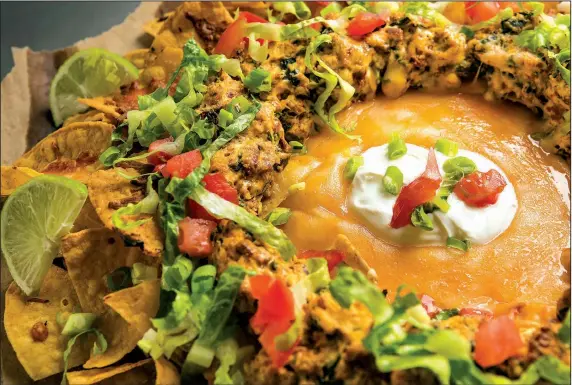  ?? For The Washington Post/GORAN KOSANOVIC ?? Hot-Cold Nacho Wreath