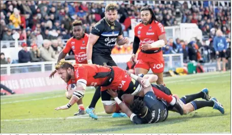  ?? (Photo Dominique Leriche) ?? Dans le sillage d’un très bon Duane Vermeulen (ci-dessus), les Toulonnais se sont sortis du piège de Bath.