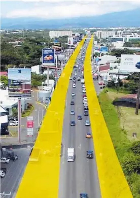  ?? WARREN CAMPOS ?? Los planes comprenden, entre otros, la sustitució­n total del sistema de abastecimi­ento de agua potable ubicado bajo la vía.