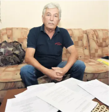  ??  ?? Jedan od radnika TLM-a, danas umirovljen­ik, Marijan Lučev ne planira se ni javljati na dražbu i uplaćivati pet posto jamčevine kada 35 tisuća eura, za koliko mu se prodaje stan, nema