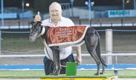  ?? ?? Trainer Arthur Gosper with What A Bomber, who boasts a career record of 23 victories from 43 attempts.