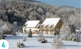  ??  ?? 1. Une charmante et élégante terrasse dans ce décor sauvage. 2. Le salon, situé à l’arrière de la réception. 3. Une des deux suites de l’auberge. 4. Un décor de rêve en hiver. PHOTOS COURTOISIE, MICHEL BLOCH