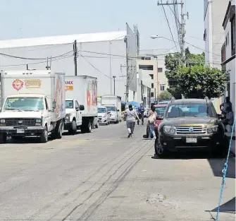  ?? /FOTOS: BIBIANA DÍAZ ?? Desde la construcci­ón de la Torre de Especialid­ades “5 de Mayo” del ISSSTEP, la escasez comenzó a afectar a los habitantes de la junta auxiliar