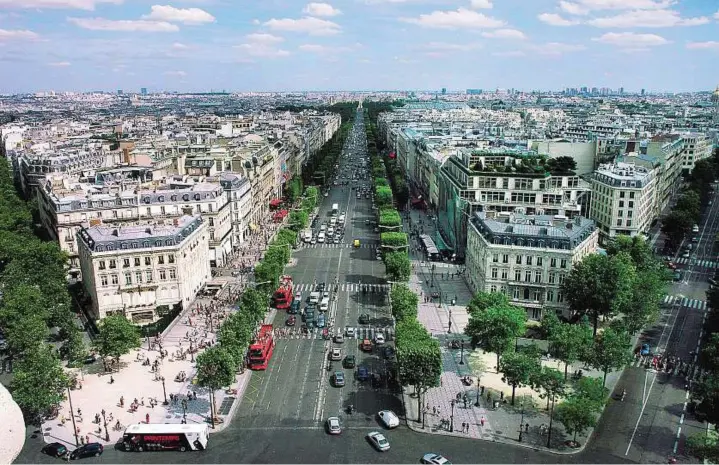  ?? Rex Features ?? Investment opportunit­ies Paris as seen from the top of the Arc de Triomphe. Europe will see its population of 20- and 30-somethings shrink by a fifth between 2010 and 2020, a 2012 report by Deutsche Bank found. But even in nations whose population is...