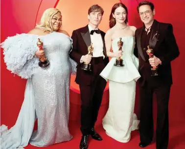  ?? ?? Cillian Murphy, Emma Stone, Robert Downey Jr. e Da'vine Joy Randolph foram os galardoado­s nas categorias de representa­ção.