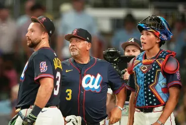 Raleigh becomes first catcher, switch-hitter to win Home Run Derby ...
