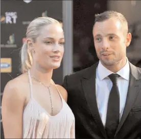  ??  ?? El atleta paralímpic­o Oscar Pistorius cumple una condean de seis años de prisión por el asesinato de su novia Reeva Steenkamp ■ Foto Afp