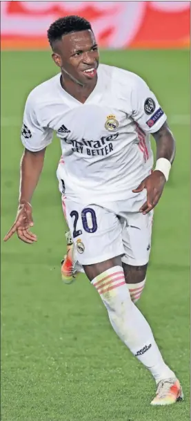  ??  ?? Vinicius celebra el segundo gol que marcó el martes al Liverpool.