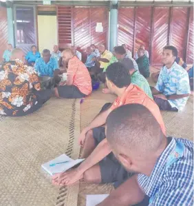  ?? Photo: JOSAIA RALAGO ?? Villagers from Nuku in Moala, Lau speak their mind during the 3-Year, 5-Year and 20-Year National Developmen­t Plan (NDP) consultati­on currently underway in Lau.