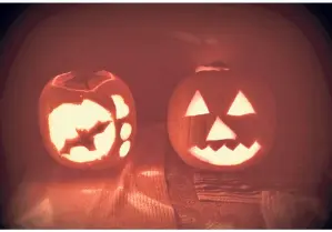  ??  ?? The writer’s first time trying her hand at carving a jack-o-lantern for Halloween at her cousin’s home in Hamilton.