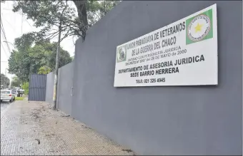  ??  ?? Este local de la UPV Chaco, ubicado en el barrio Herrera, ha motivado nada menos de tres demandas por parte de la Municipali­dad de Asunción. Ahora perdió la tercera.